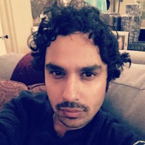 ラージ役クナル・ネイヤー